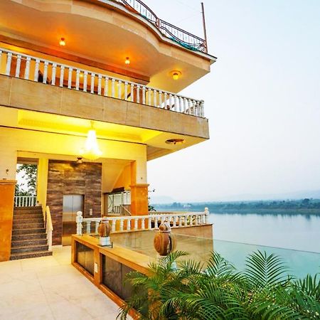 Treehouse Narmade A Riverfront Resort & Spa Narmadapuram Hoshangabad Exterior photo