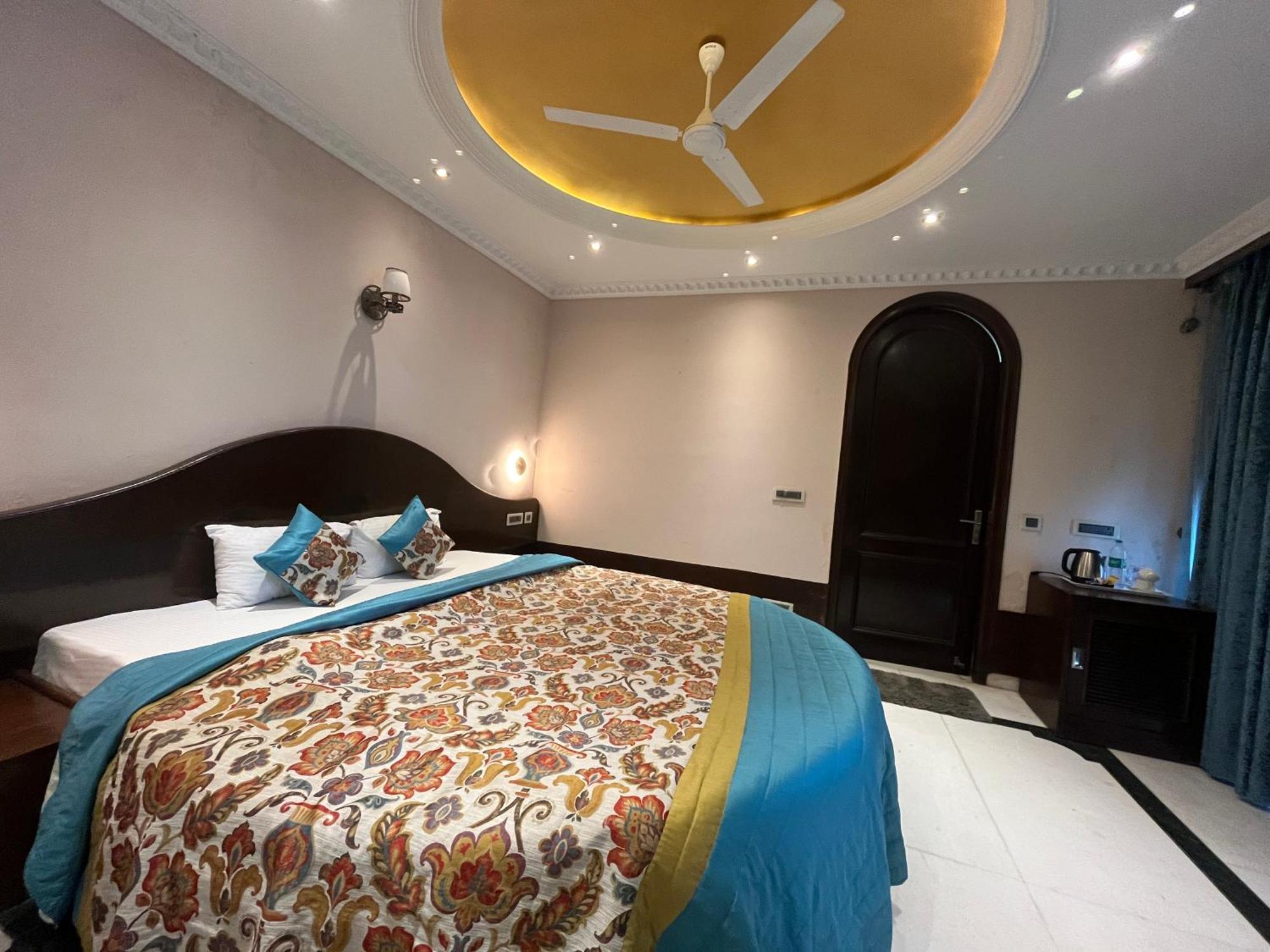 Treehouse Narmade A Riverfront Resort & Spa Narmadapuram Hoshangabad Exterior photo