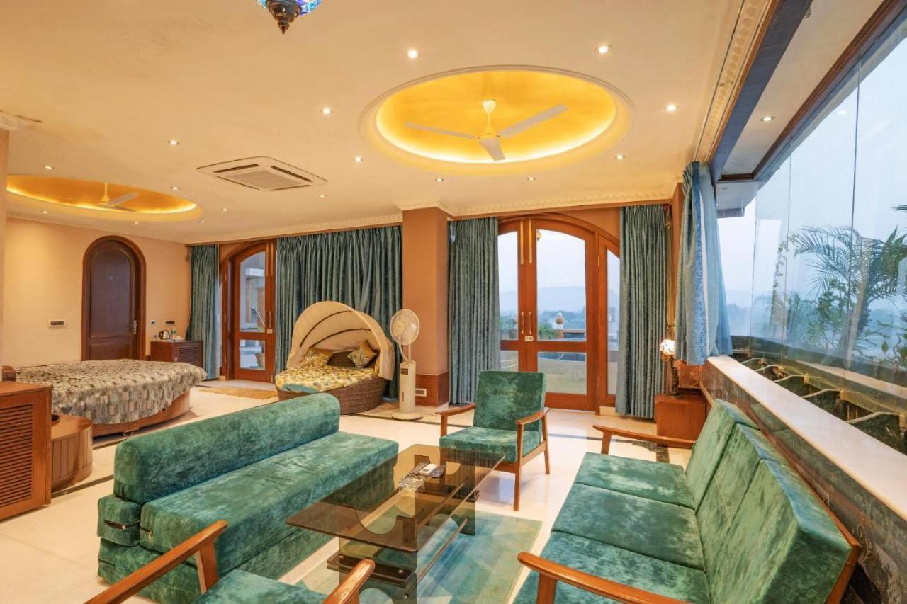 Treehouse Narmade A Riverfront Resort & Spa Narmadapuram Hoshangabad Exterior photo