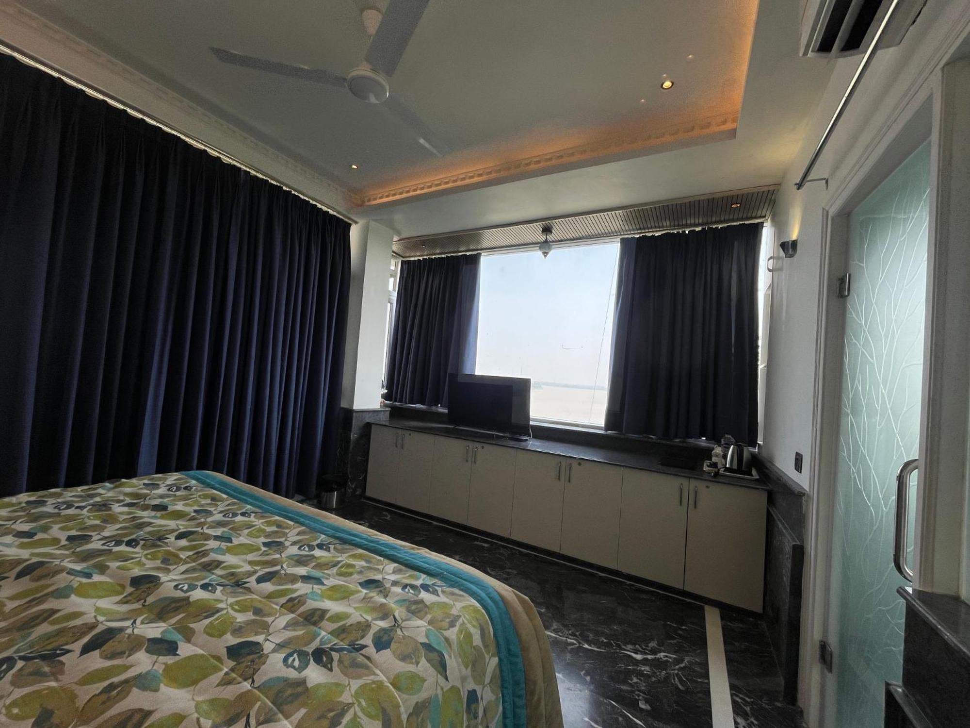 Treehouse Narmade A Riverfront Resort & Spa Narmadapuram Hoshangabad Exterior photo